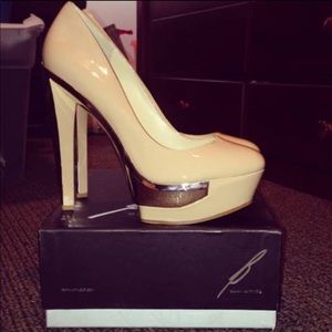 Brian Atwood Leonida pumps!